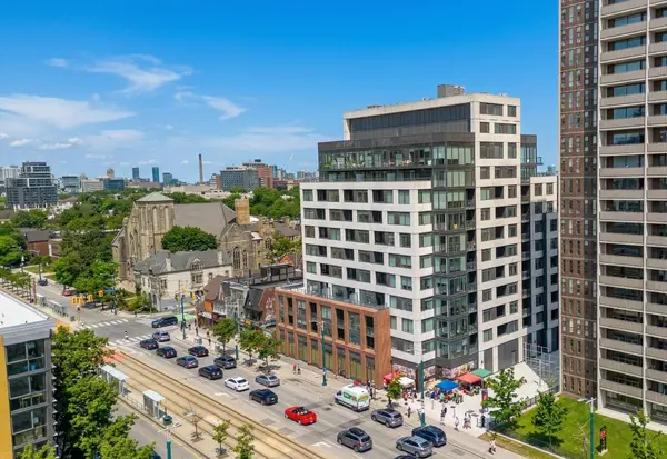664 Spadina AVE #404, Toronto C01, ON M5S 2H7