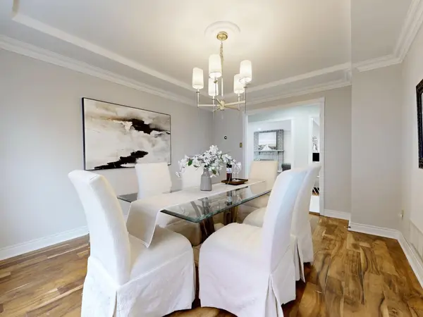 5 Jardin Hill CT, Toronto C15, ON M2H 3R8