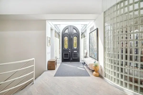 18 Timberglade CT, Toronto C12, ON M2L 2Y2