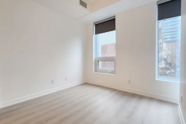 100 Queen ST E #301, Toronto C08, ON M5C 0B5