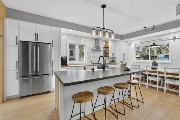 294 Cawthra BLVD, Newmarket, ON L3Y 4N8