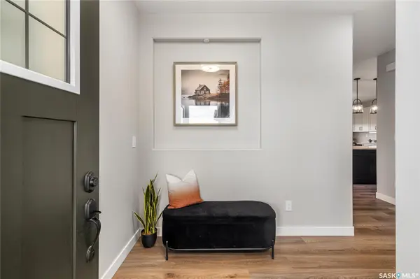 6 Vancouver CRESCENT, Pilot Butte, SK S0G 3Z0