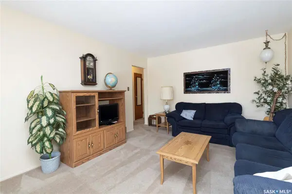 24 Anderson CRESCENT, Saskatoon, SK S7H 3Z8