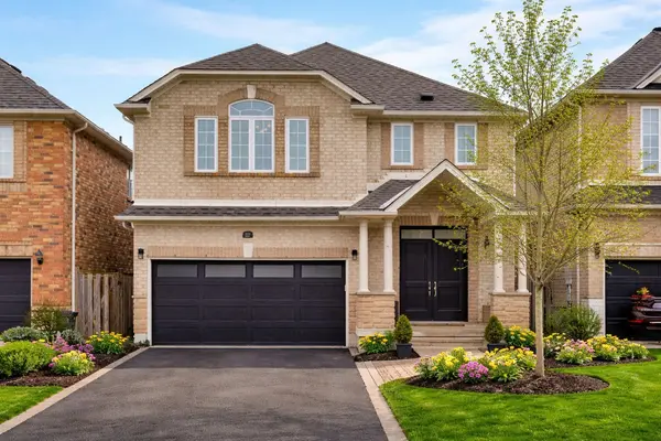 2240 Osprey LN, Oakville, ON L6M 3Z8