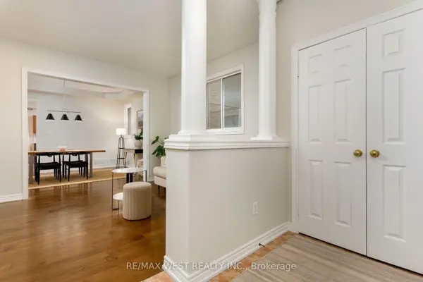 2240 Osprey LN, Oakville, ON L6M 3Z8