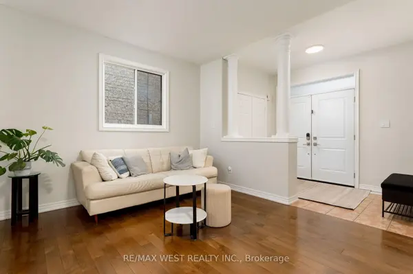 2240 Osprey LN, Oakville, ON L6M 3Z8