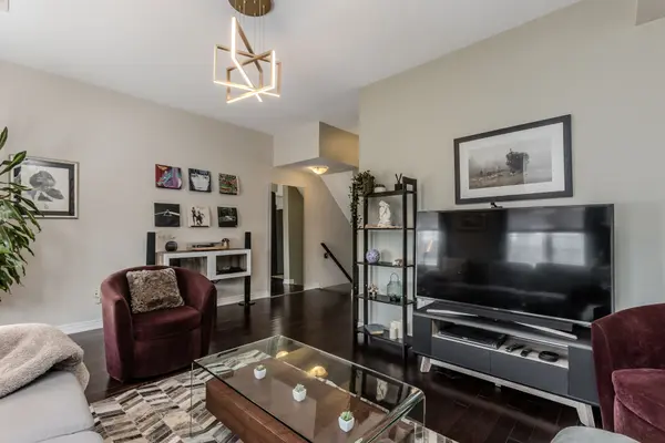 1401 Plains RD #26, Burlington, ON L7R 0C2