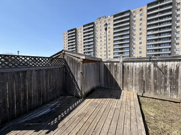 270 Town House CRES, Brampton, ON L6W 3C7