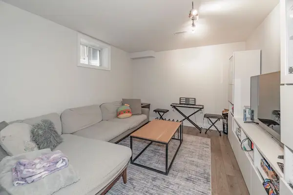 100 Falstaff AVE ##Bsmt, Toronto W04, ON M6L 2E4