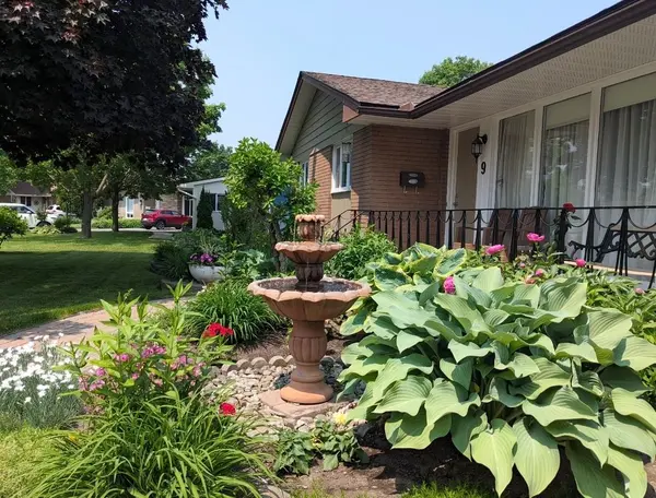 9 Aberfeldy ST, Bells Corners And South To Fallowfield, ON K2H 6H6