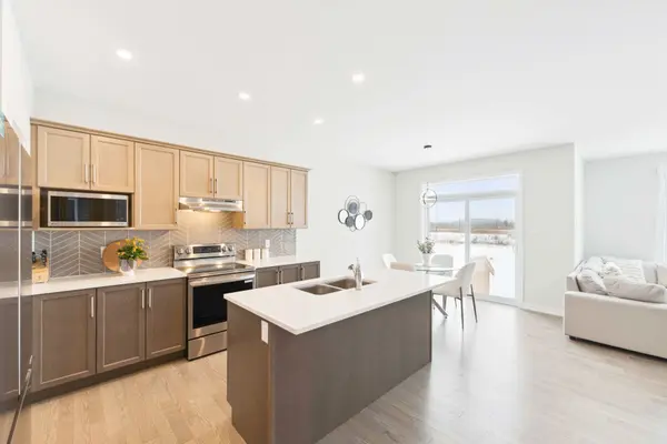 1987 Acoustic WAY, Blossom Park - Airport And Area, ON K4M 0L6