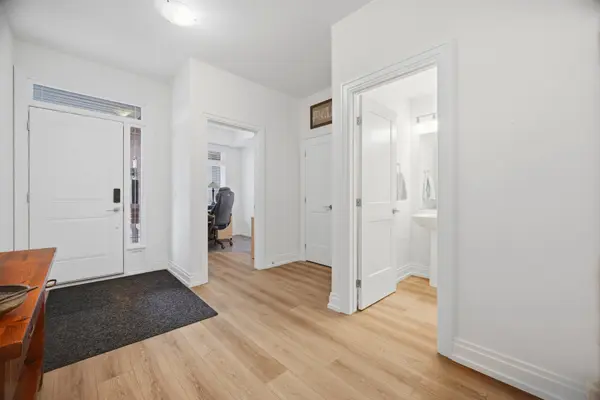 37 Westfield CRES, Hamilton, ON L8B 1Y1