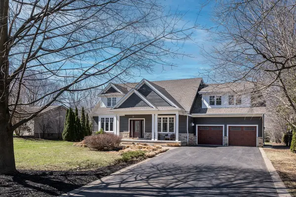 400 Hamilton DR, Hamilton, ON L9G 2B1