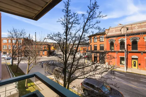 8 Main ST #203, Hamilton, ON L9H 1B8