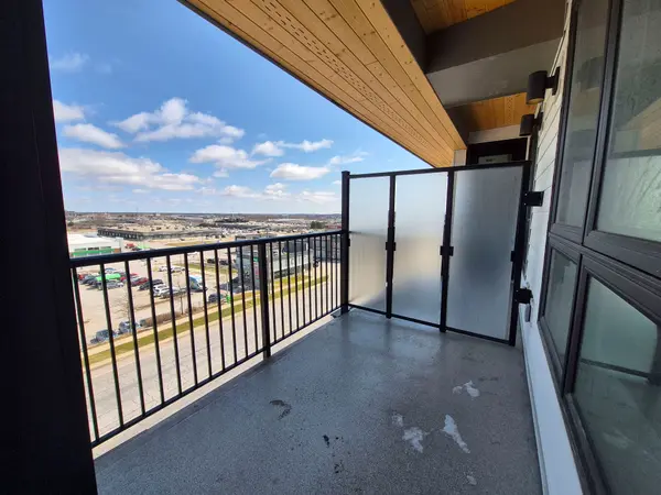 101 Golden Eagle RD #511, Waterloo, ON N2V 1C3