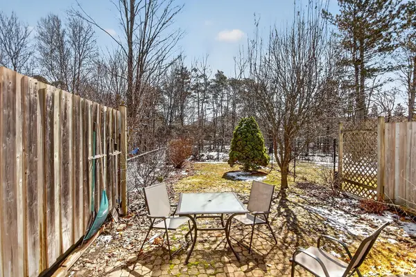 74 Palomino DR, Kanata, ON K2M 1N2