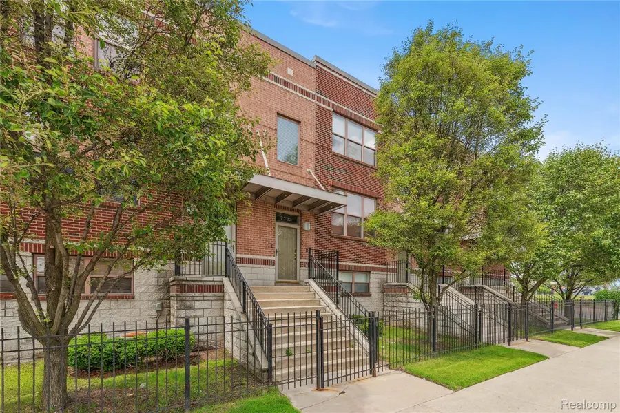 7733 Woodward AVE, Detroit, MI 48202