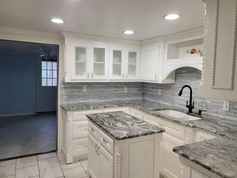 924 N Clements Street, Gainesville, TX 76240