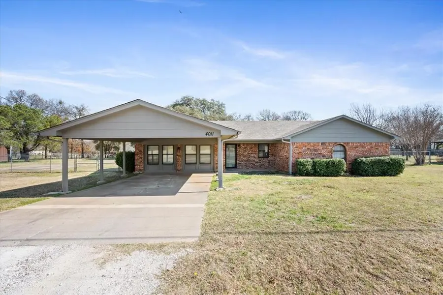 4011 Mountain Vista Drive, Granbury, TX 76048