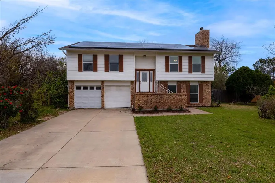 522 Royal Valley Road, Grand Prairie, TX 75052