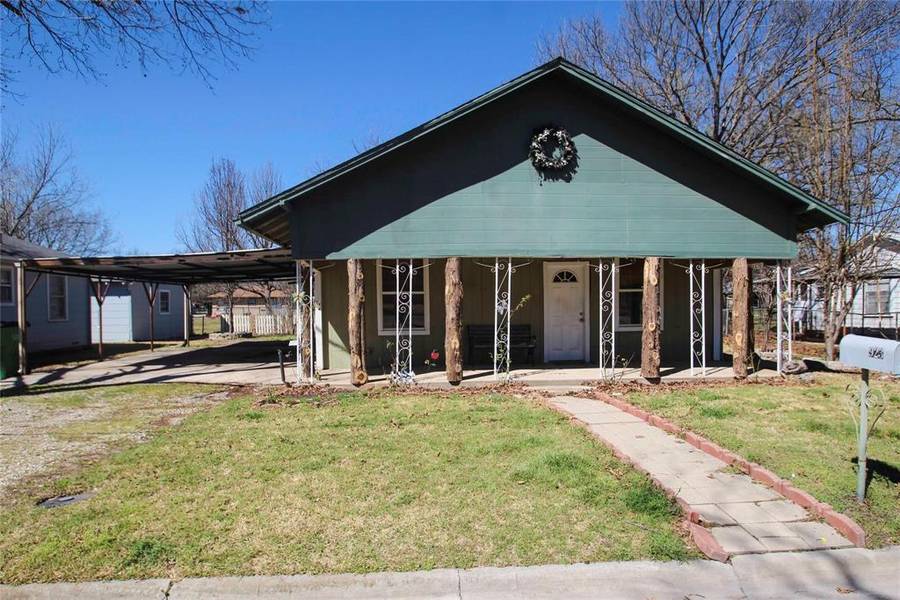 923 S Wine Street, Gainesville, TX 76240