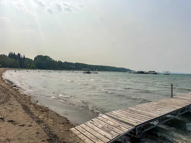 2 Hummingbird LN, Half Moon Bay, AB T4S1S1