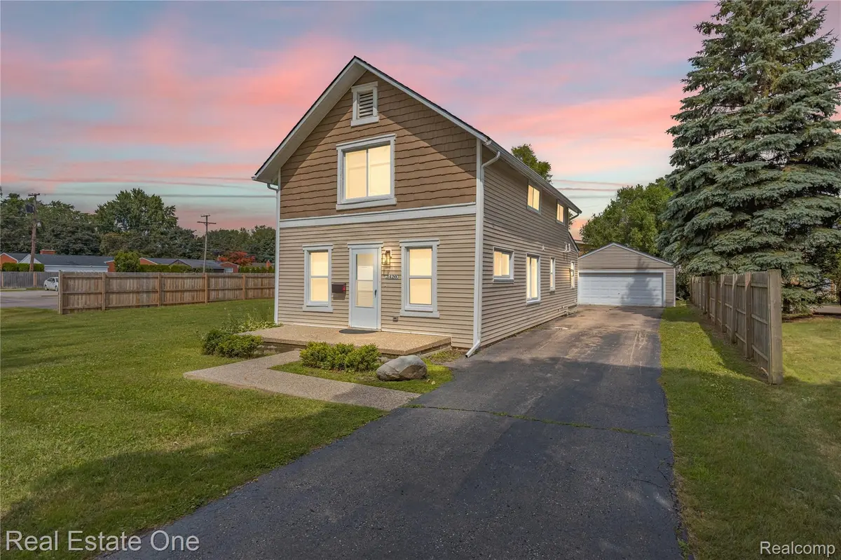 3420 Fairmont RD, Royal Oak, MI 48073
