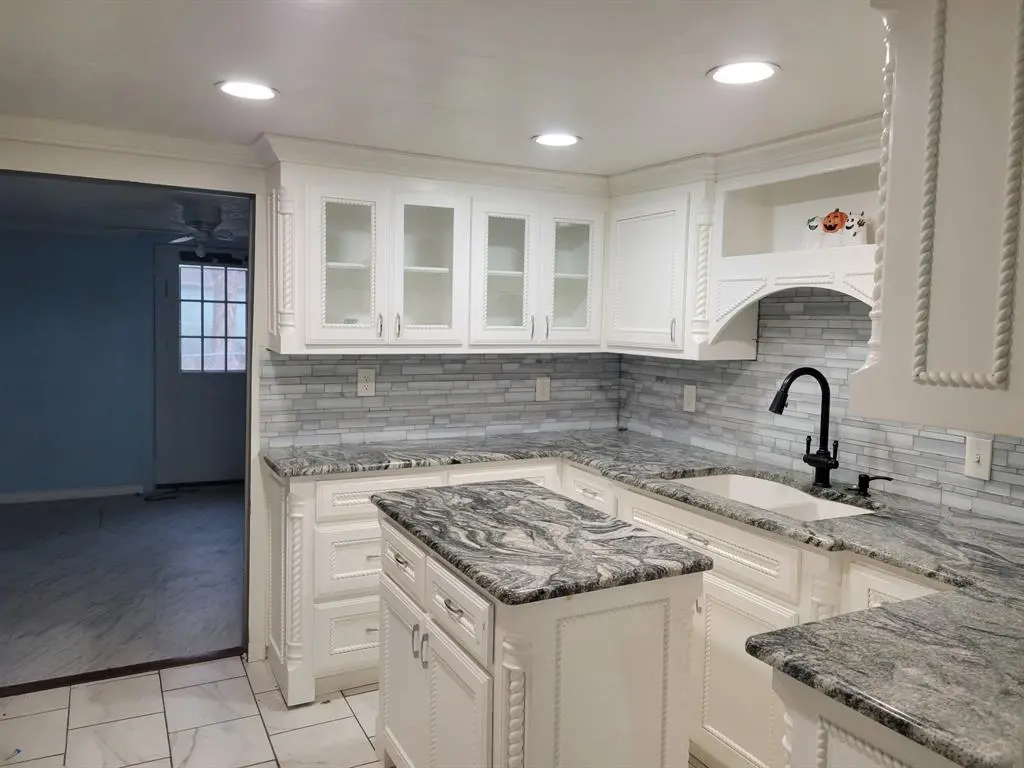 924 N Clements Street, Gainesville, TX 76240