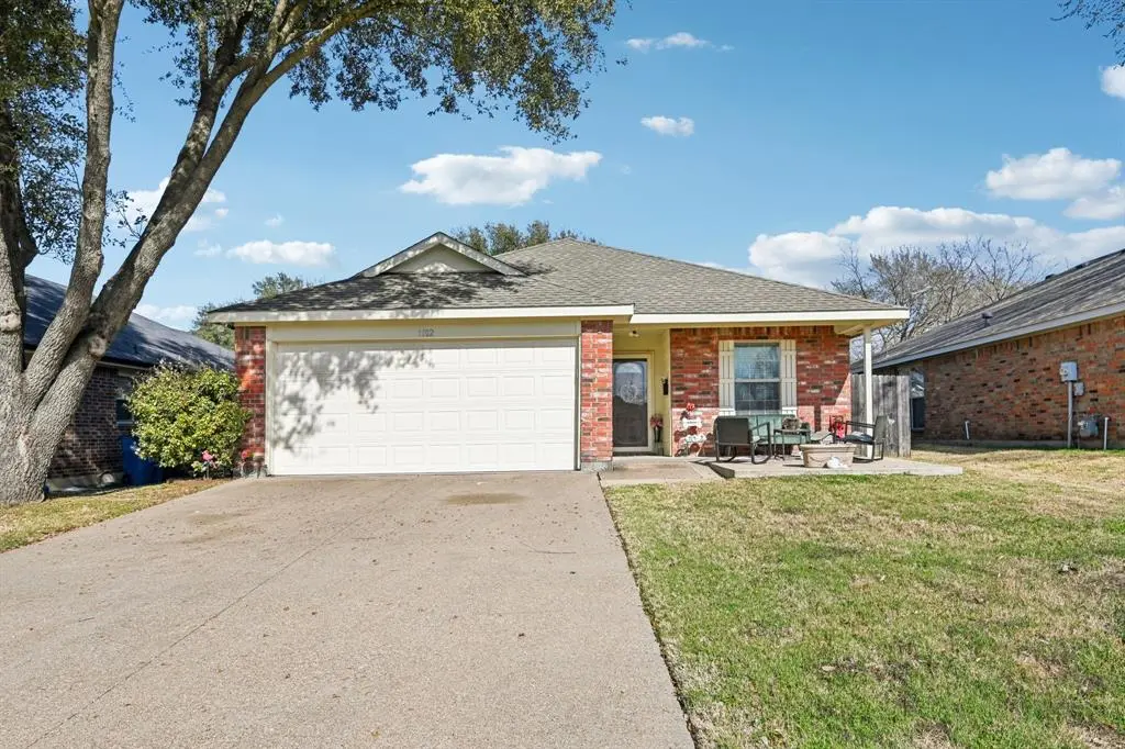 1102 N Gaines Street, Ennis, TX 75119