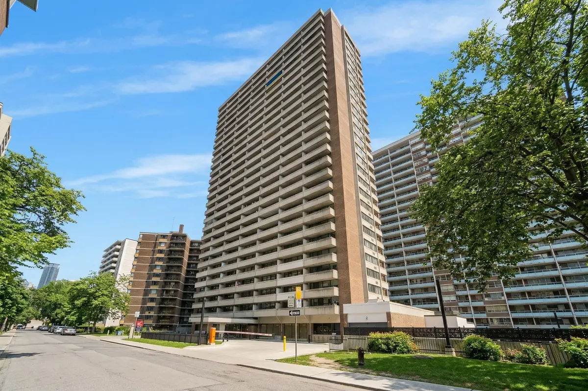 33 Isabella ST #511, Toronto C08, ON M4Y 2P7