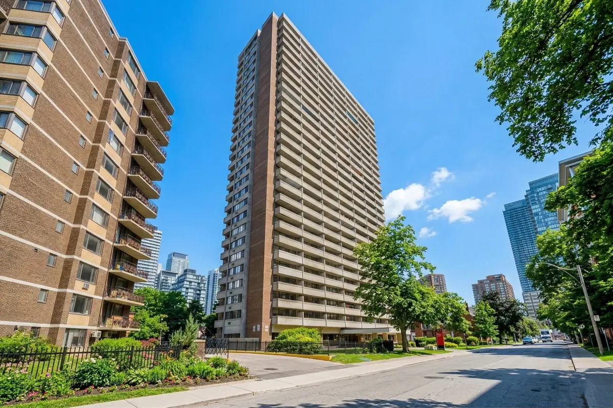 33 Isabella ST #205, Toronto C08, ON M4Y 2P7