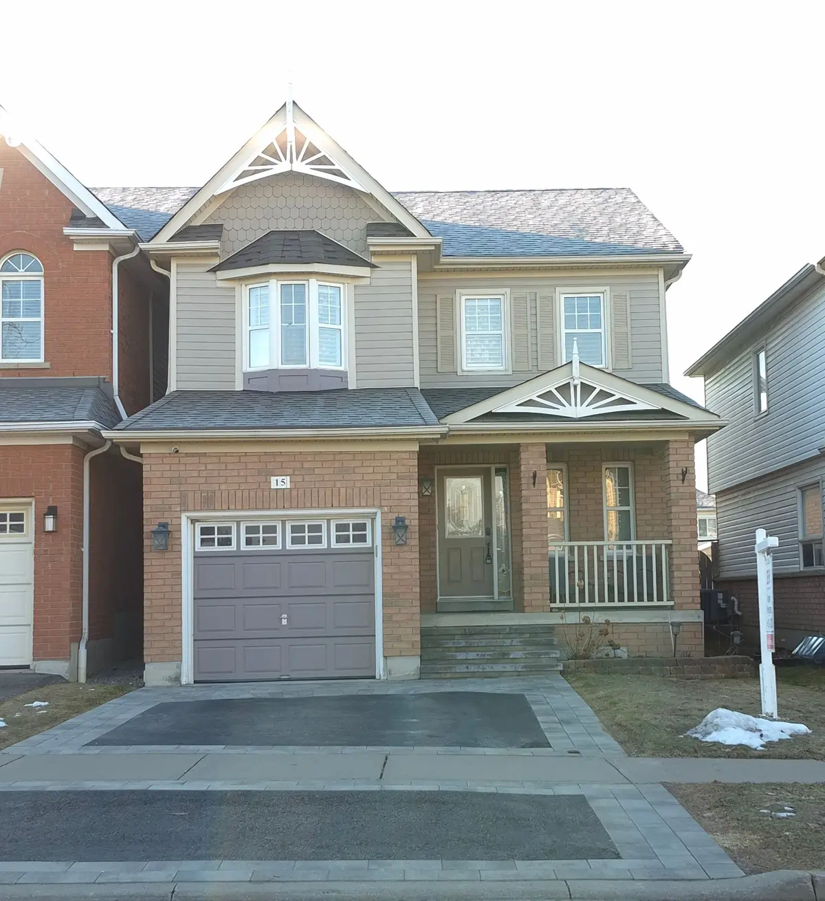 15 Brownridge PL, Whitby, ON L1P 1W3