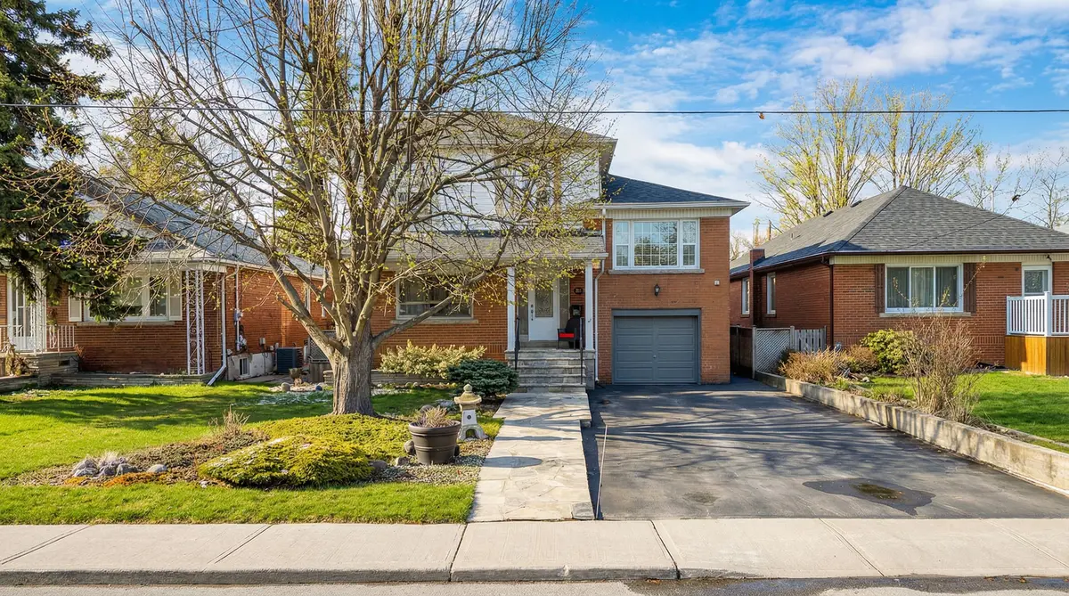 34 Edge Park AVE, Toronto E04, ON M1L 2E6