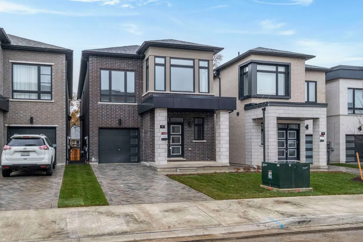 41 Danielle Moore CIR, Toronto E09, ON M1P 0G9