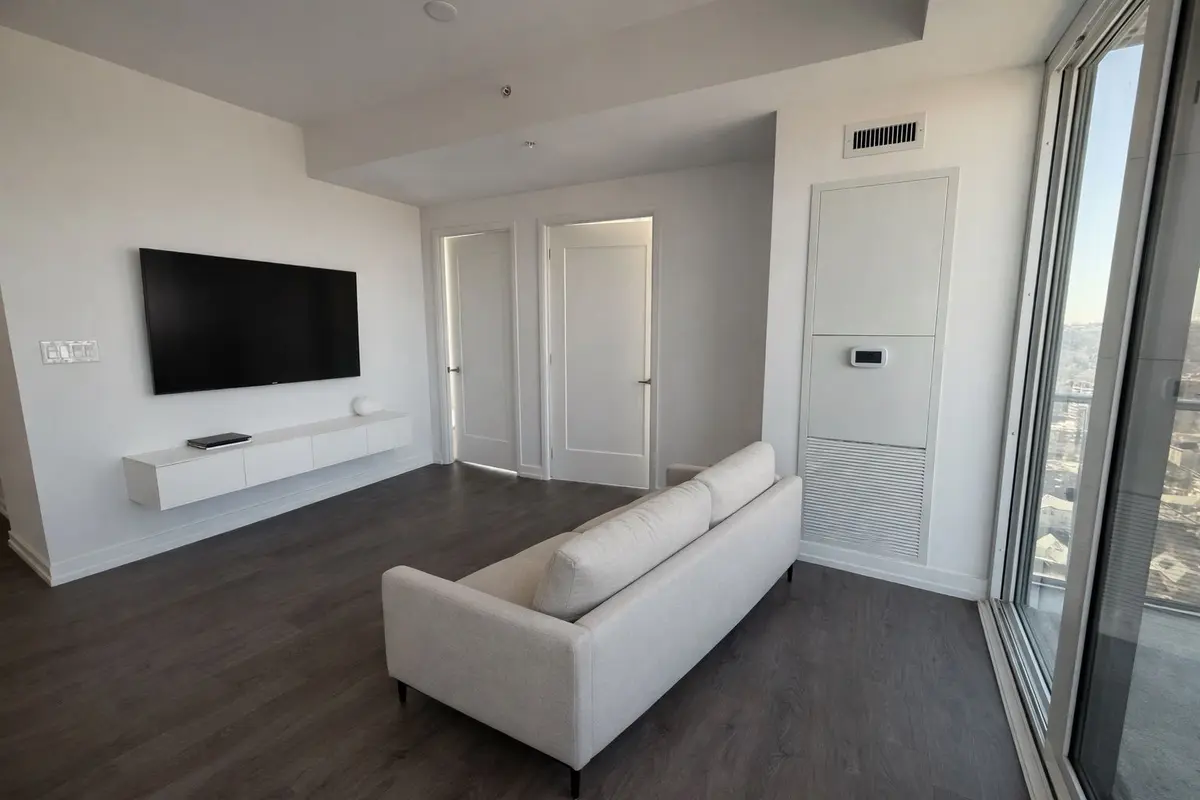 75 James ST S #2814, Hamilton, ON L8P 4V8