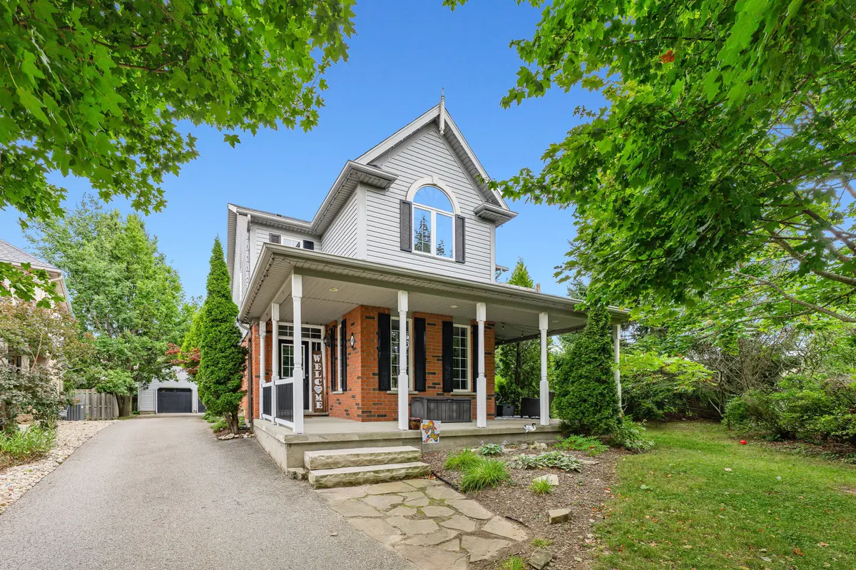 608 Bluenose CT, Waterloo, ON N2K 4C5