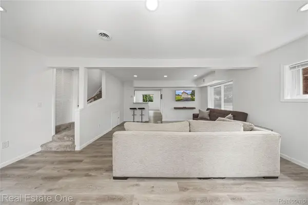 3420 Fairmont RD, Royal Oak, MI 48073