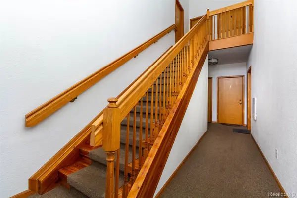 9747 Wildflower CT, Van Buren Charter Township, MI 48111