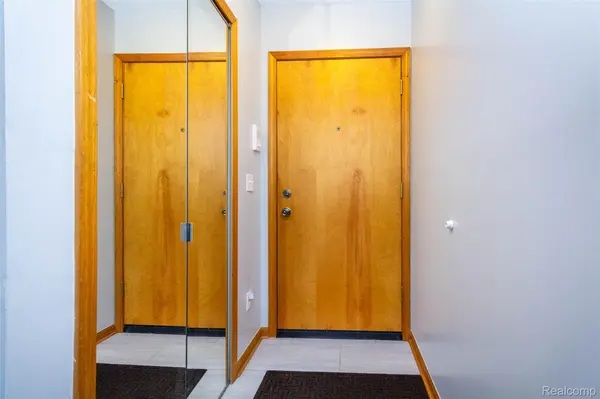 9747 Wildflower CT, Van Buren Charter Township, MI 48111