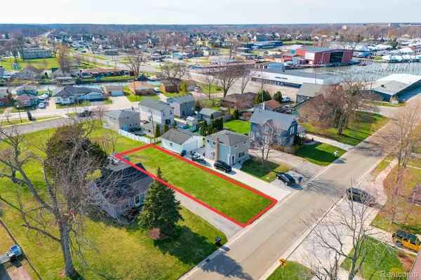 00 Adams Adams, Gibraltar, MI 48173