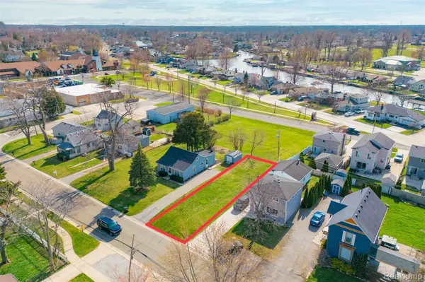 00 Adams Adams, Gibraltar, MI 48173