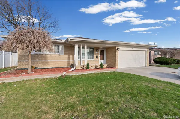 35042 Lana LN, Sterling Heights, MI 48312