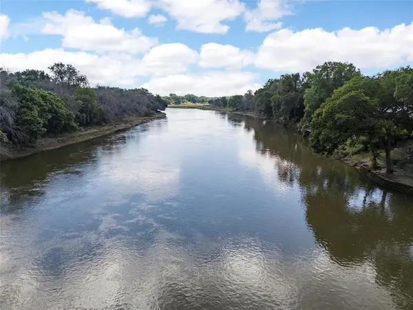 1396 Eagle Canyon Drive, China Spring, TX 76633