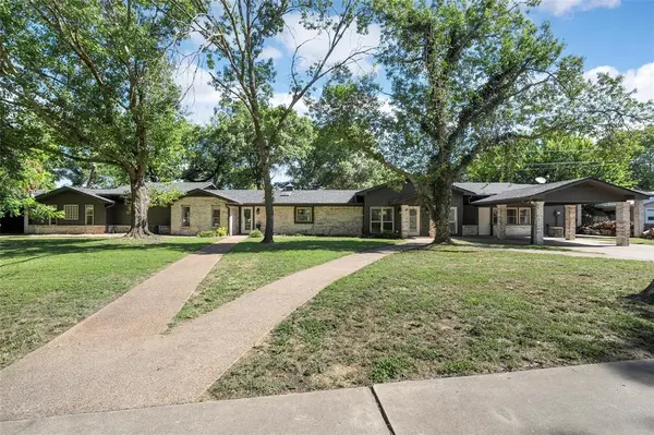 1396 Eagle Canyon Drive, China Spring, TX 76633