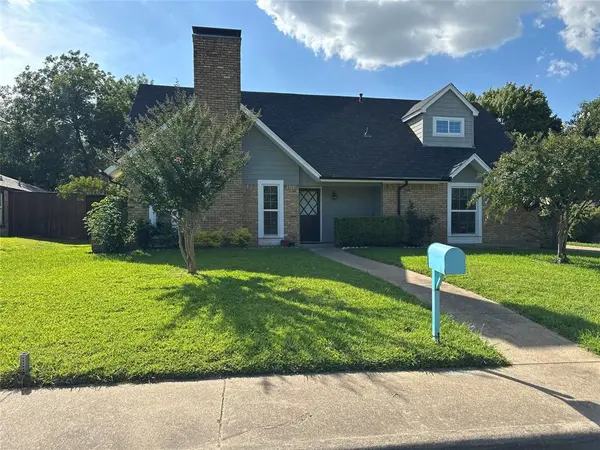 147 N Greenstone Lane,  Duncanville,  TX 75116