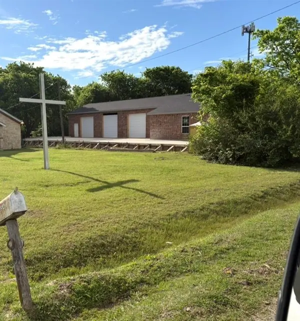 3350 Balomede Street, Lancaster, TX 75134