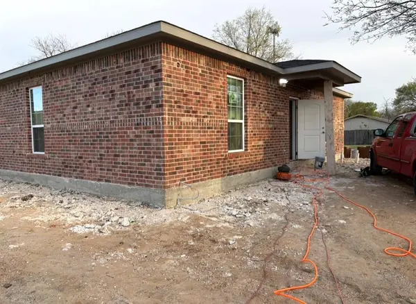 3350 Balomede Street, Lancaster, TX 75134