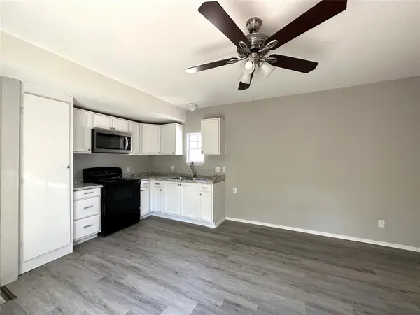 87 Paris Drive, Pottsboro, TX 75076