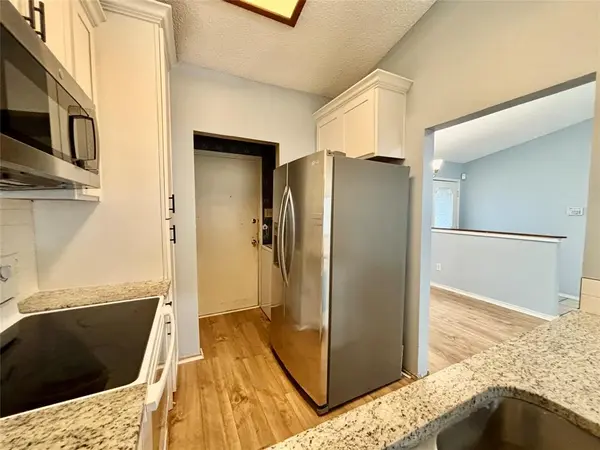 319 Iberis Drive, Arlington, TX 76018