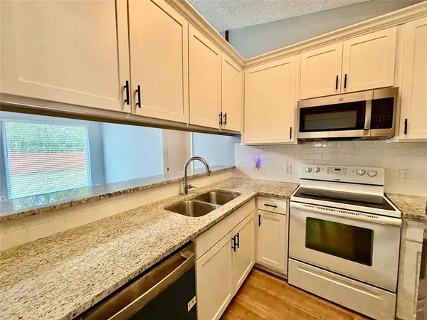 319 Iberis Drive, Arlington, TX 76018